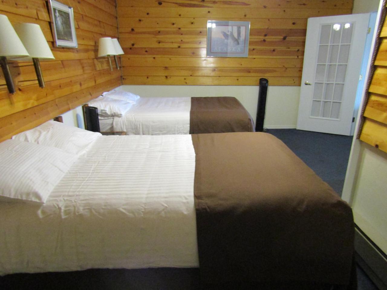 Captain'S Choice Motel Haines 外观 照片