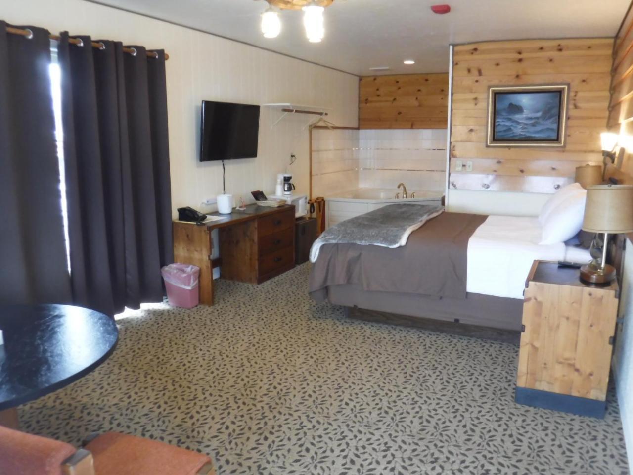 Captain'S Choice Motel Haines 外观 照片