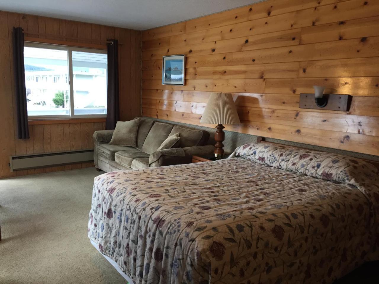 Captain'S Choice Motel Haines 外观 照片