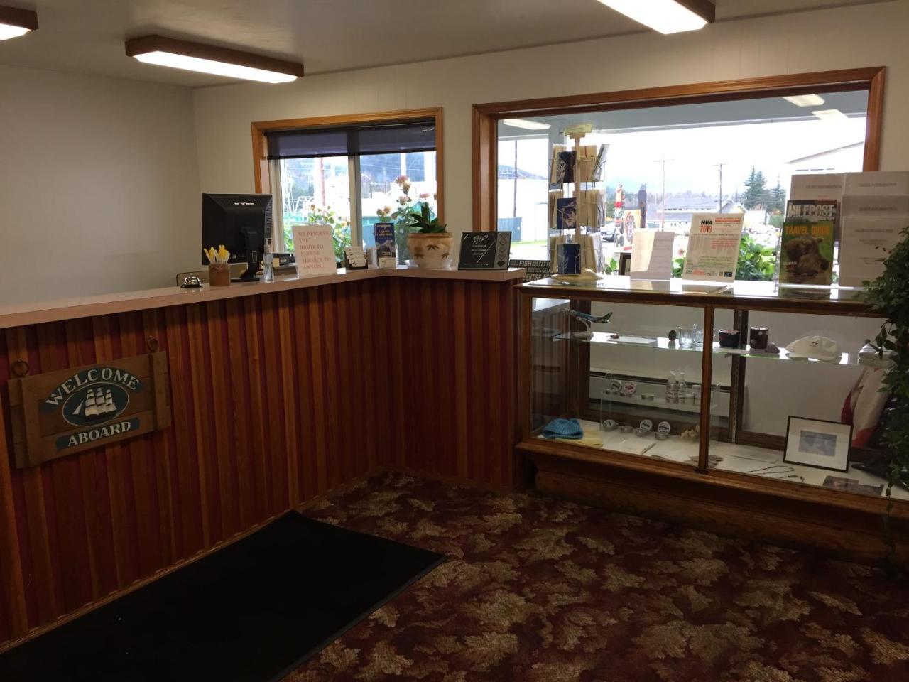 Captain'S Choice Motel Haines 外观 照片