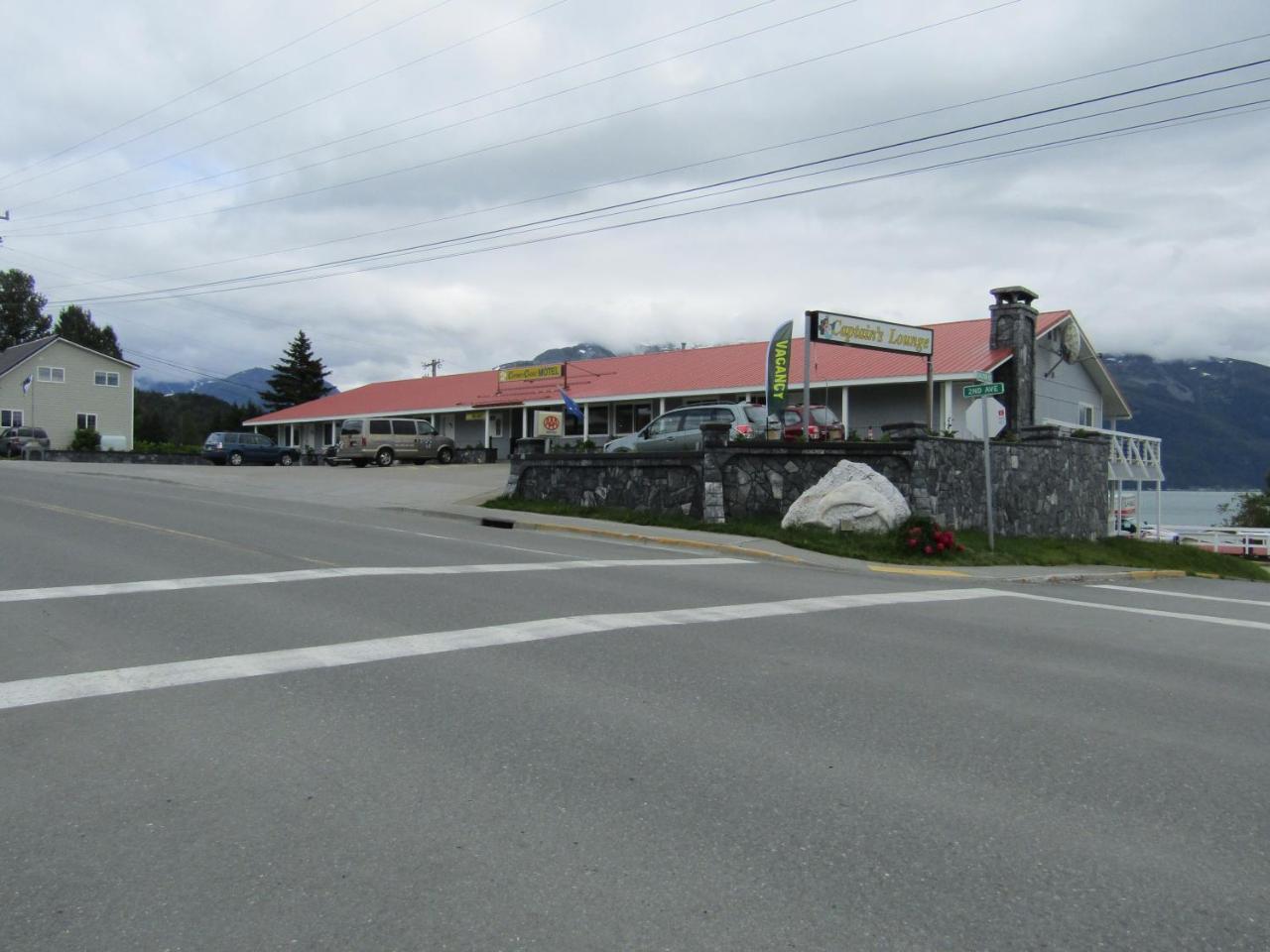 Captain'S Choice Motel Haines 外观 照片