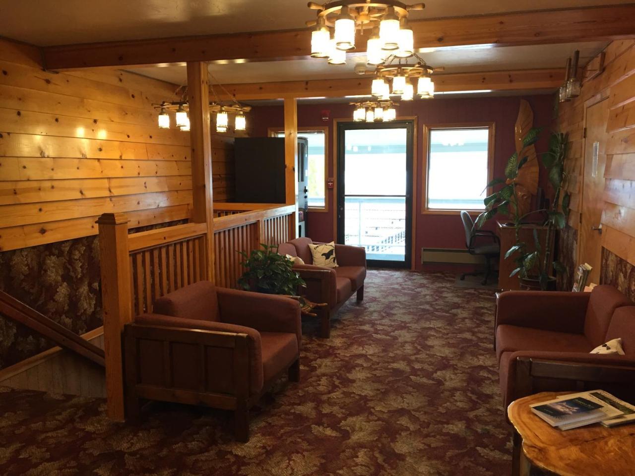 Captain'S Choice Motel Haines 外观 照片